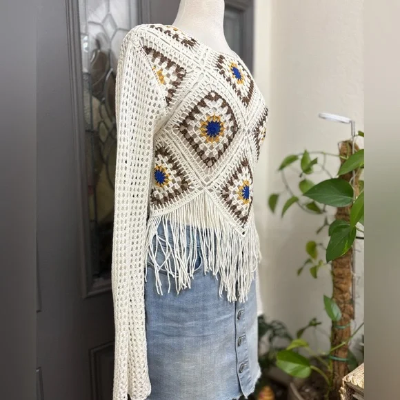 Wild Moss Cream Crochet Granny Square Flared Long Sleeve Fringe Top. | Size XL - Picture 2 of 9